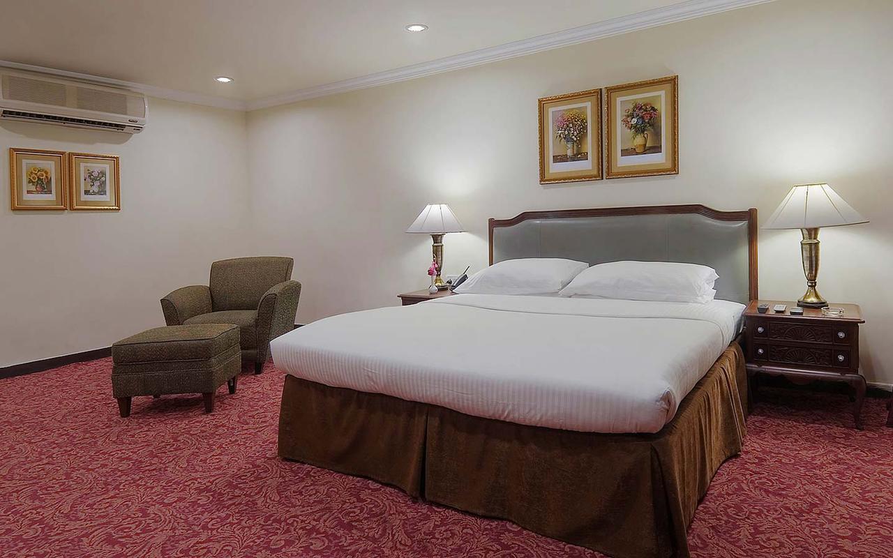 Mayfair Rourkela Rom bilde